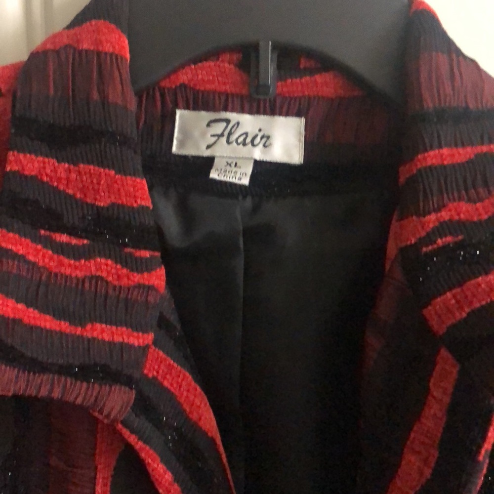 Blazer - Picture 3 of 6
